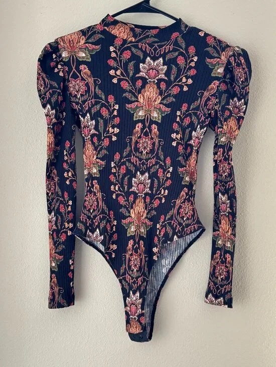 FARM Rio Black Berry Garden Bodysuit Puff Long Sleeve Thong Small - Picture 2 of 14